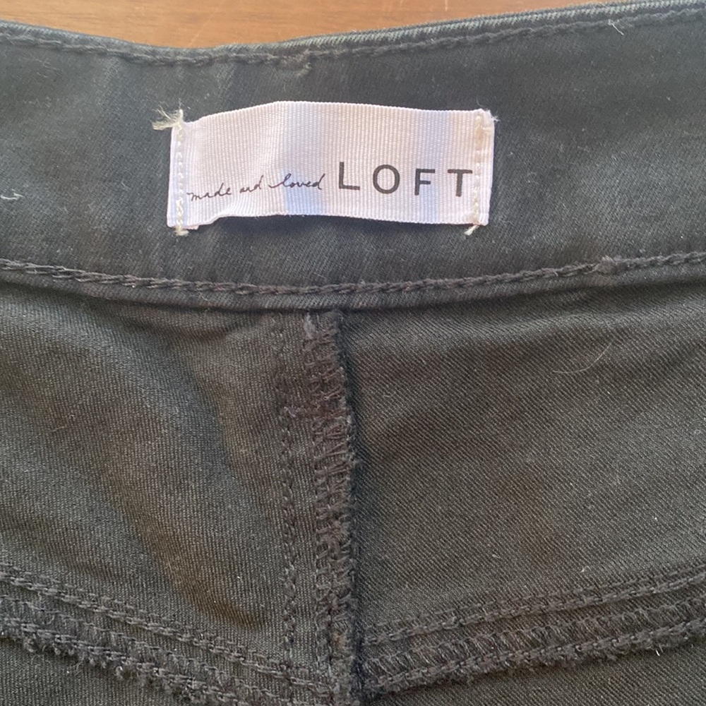 Loft. Lack Jeans - Picture 3 of 5